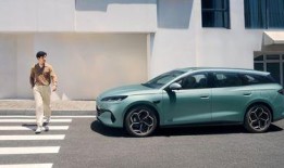 和平精英新车最新爆料旅行车